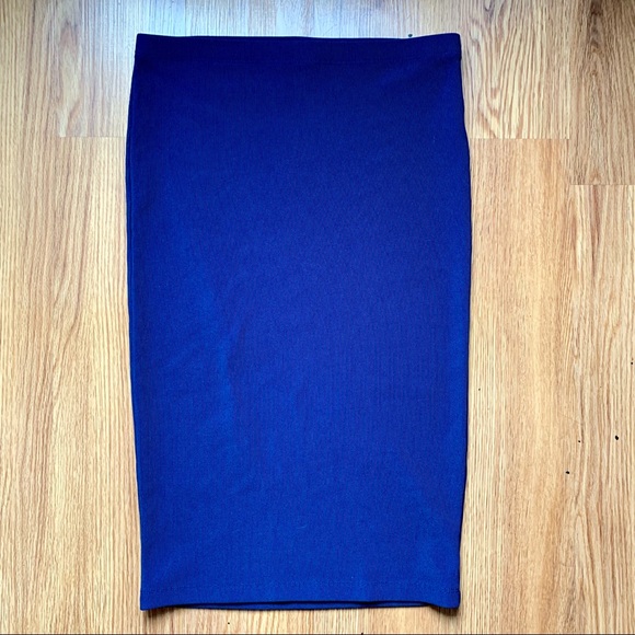 Forever 21 Dresses & Skirts - $5 BUY 2 GET 1 🆓 Navy F21 Stretch Pencil Skirt